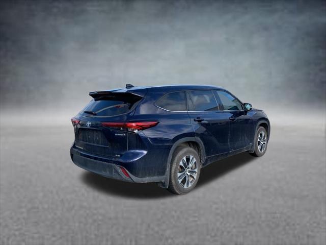 used 2022 Toyota Highlander Hybrid car, priced at $35,991