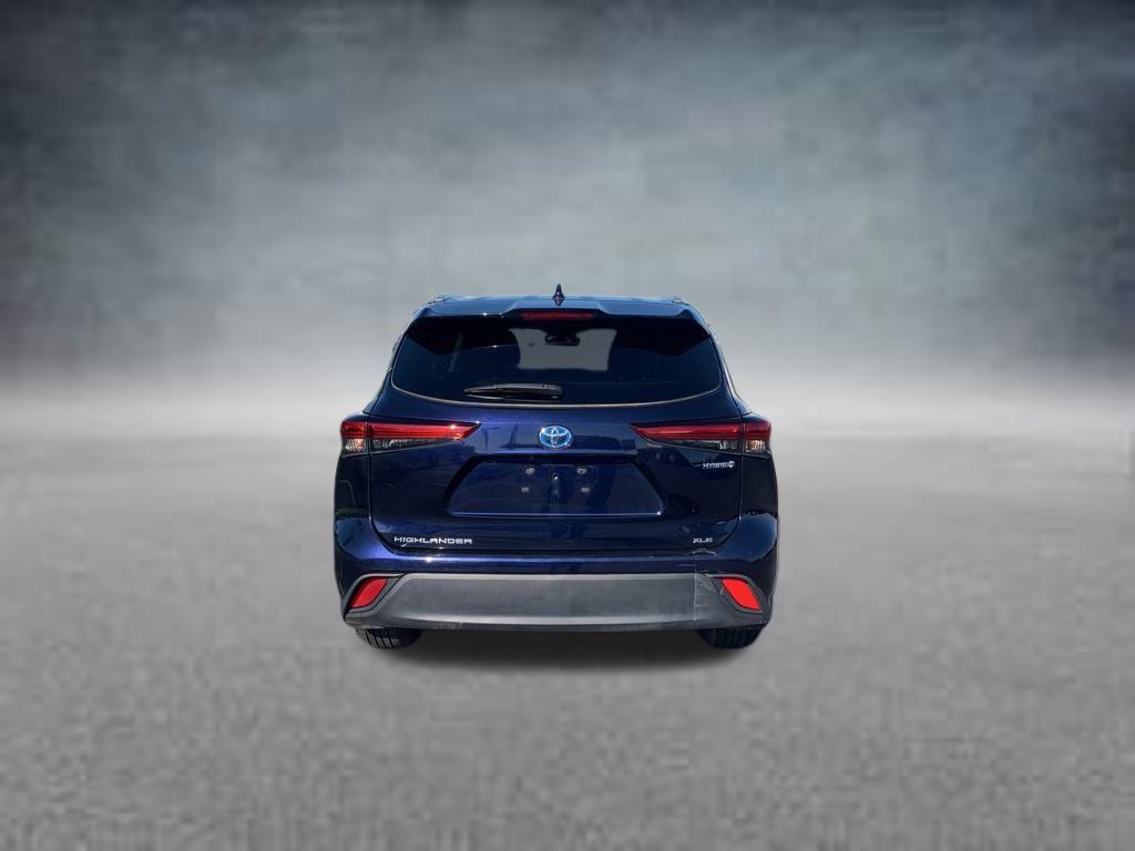 used 2022 Toyota Highlander Hybrid car, priced at $31,156
