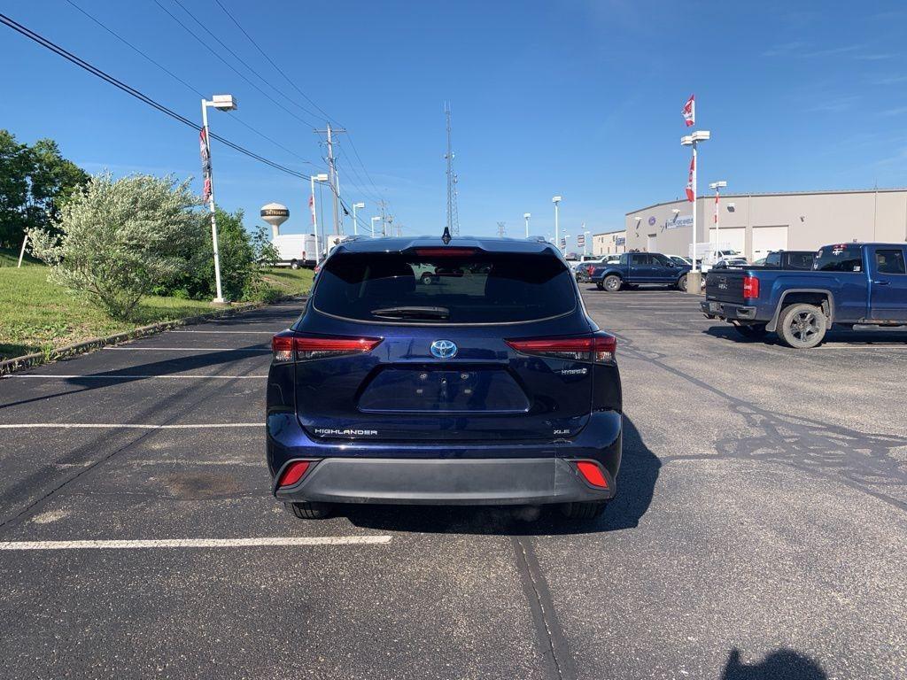 used 2022 Toyota Highlander Hybrid car, priced at $30,756