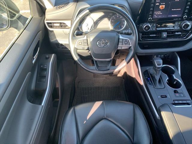 used 2022 Toyota Highlander Hybrid car, priced at $34,562