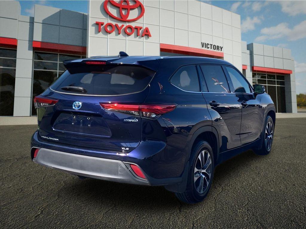 used 2022 Toyota Highlander Hybrid car, priced at $30,146