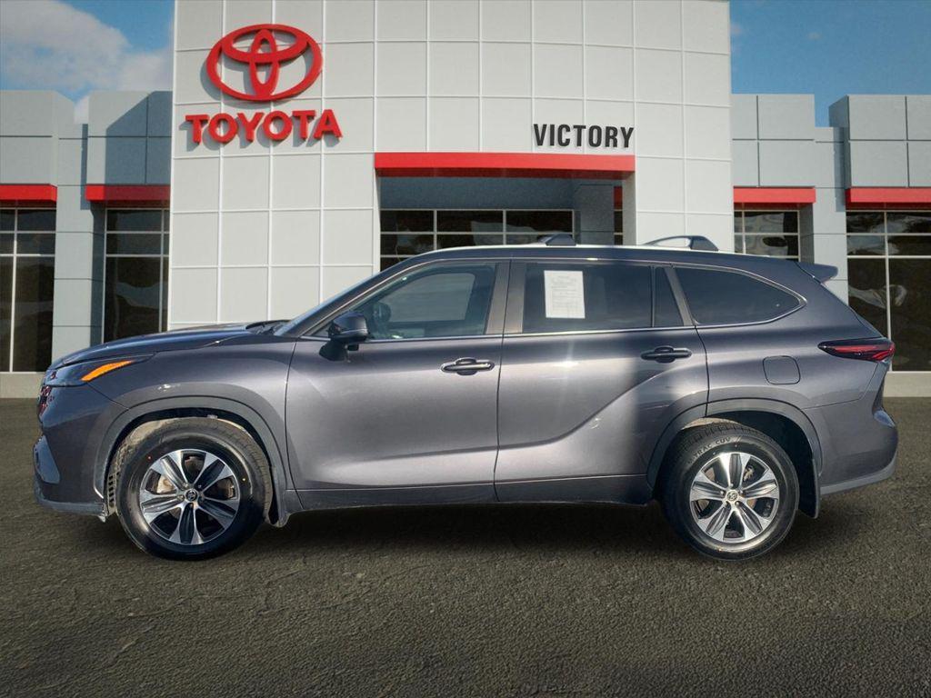 used 2024 Toyota Highlander car, priced at $41,782