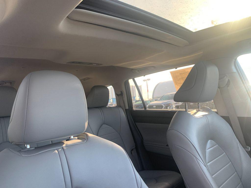 used 2024 Toyota Highlander car, priced at $41,782