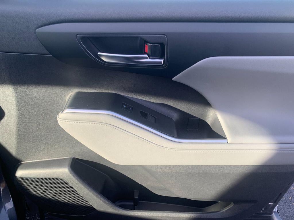 used 2024 Toyota Highlander car, priced at $41,782