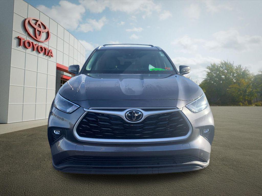 used 2024 Toyota Highlander car, priced at $41,782