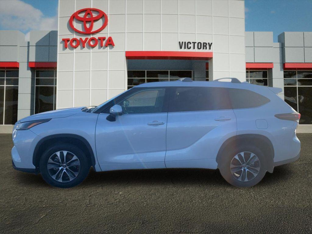 used 2024 Toyota Highlander car, priced at $41,310