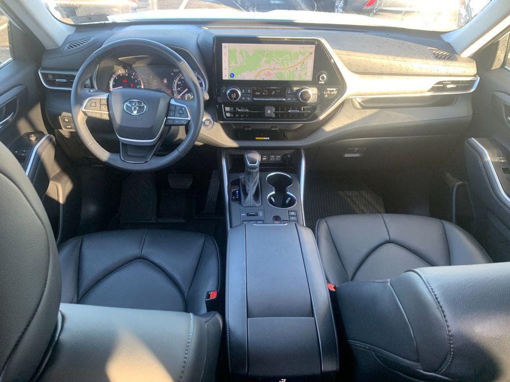 used 2024 Toyota Highlander car, priced at $41,310