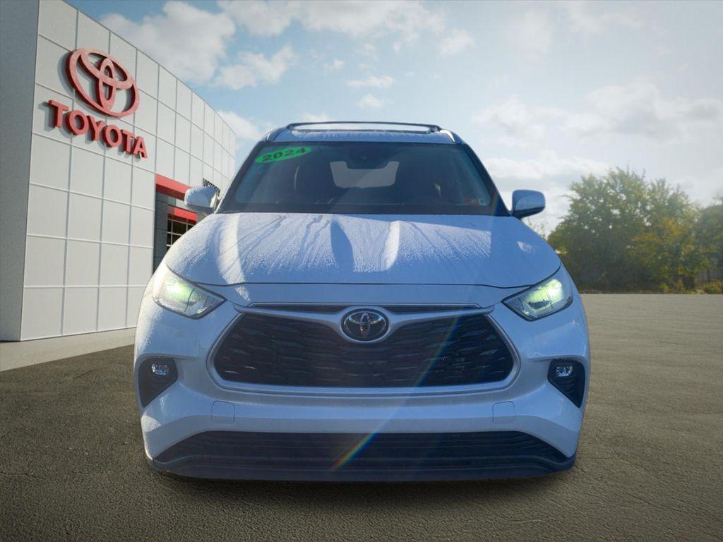 used 2024 Toyota Highlander car, priced at $41,310