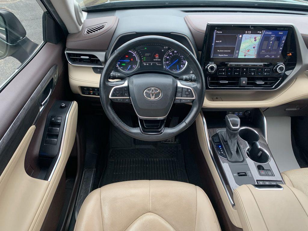 used 2022 Toyota Highlander Hybrid car, priced at $34,180