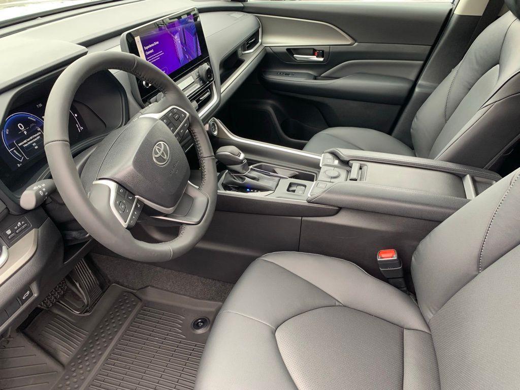 new 2025 Toyota Grand Highlander Hybrid car, priced at $4,994