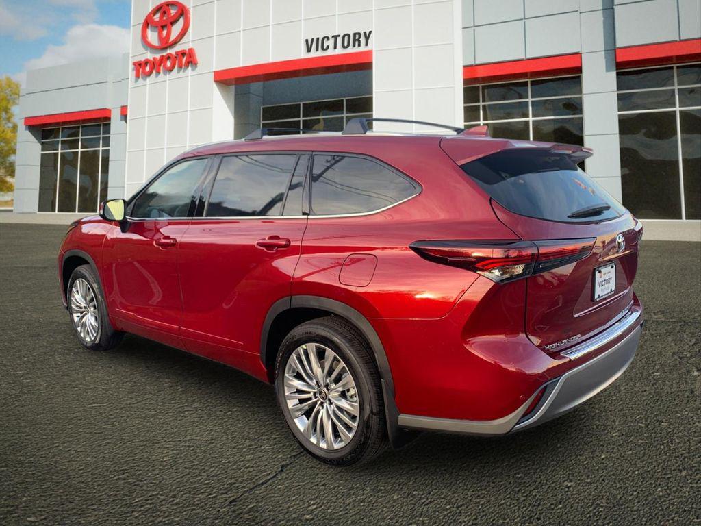 new 2025 Toyota Highlander car, priced at $55,844