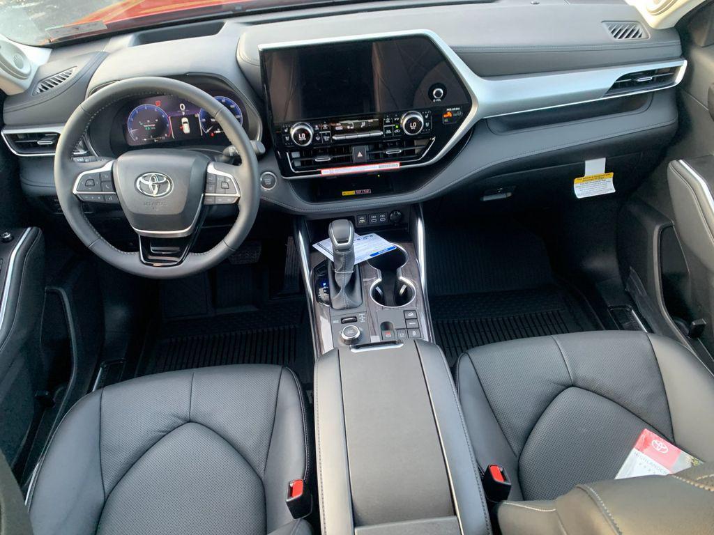 new 2025 Toyota Highlander car, priced at $55,844