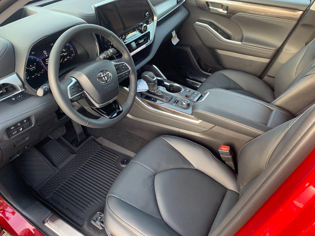 new 2025 Toyota Highlander car, priced at $55,844