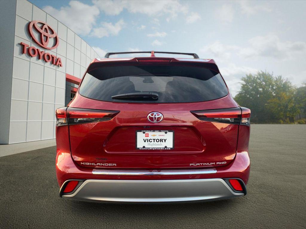 new 2025 Toyota Highlander car, priced at $55,844