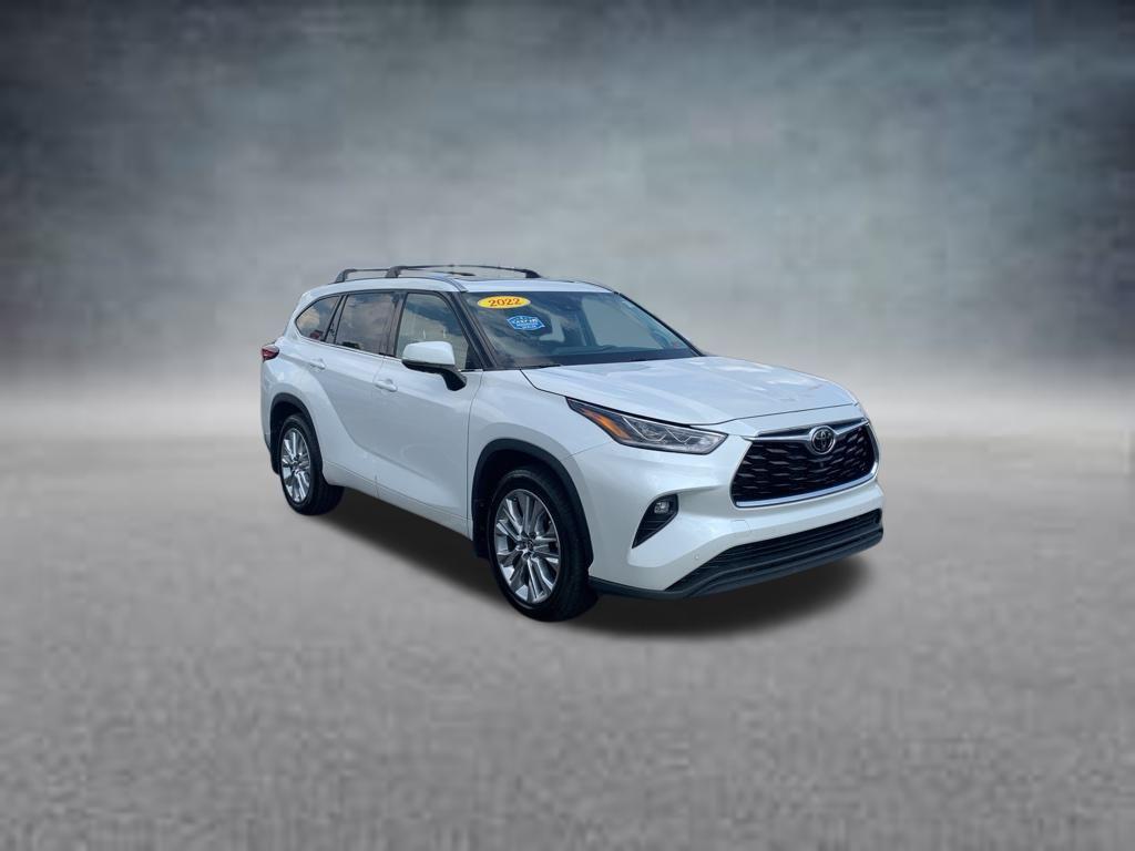 used 2022 Toyota Highlander car, priced at $32,075