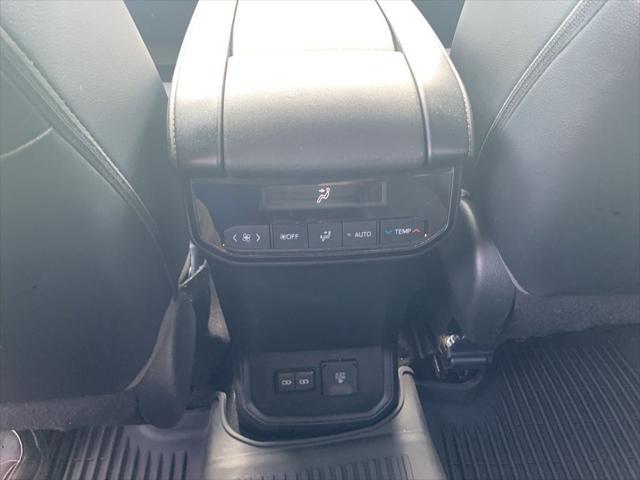 used 2022 Toyota Highlander car, priced at $33,878