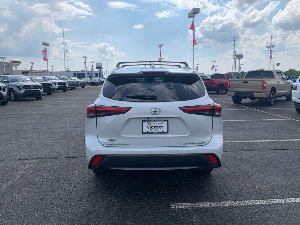 used 2022 Toyota Highlander car, priced at $31,475