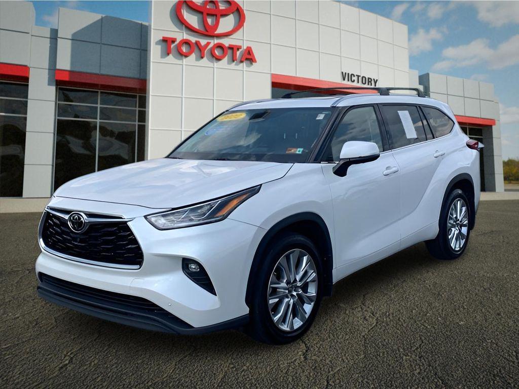 used 2022 Toyota Highlander car, priced at $30,675