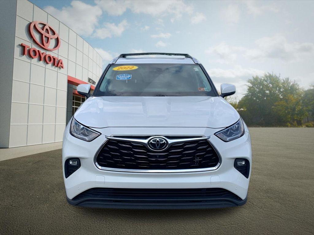 used 2022 Toyota Highlander car, priced at $30,675