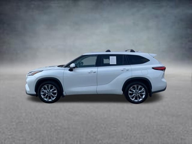 used 2022 Toyota Highlander car, priced at $33,878