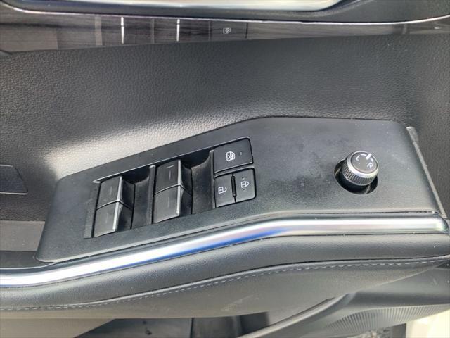 used 2022 Toyota Highlander car, priced at $33,878