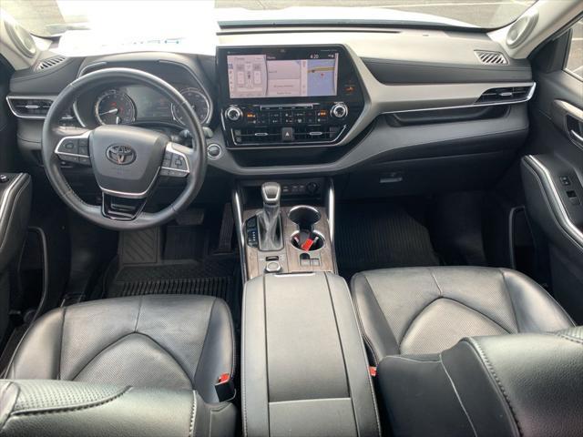 used 2022 Toyota Highlander car, priced at $33,878