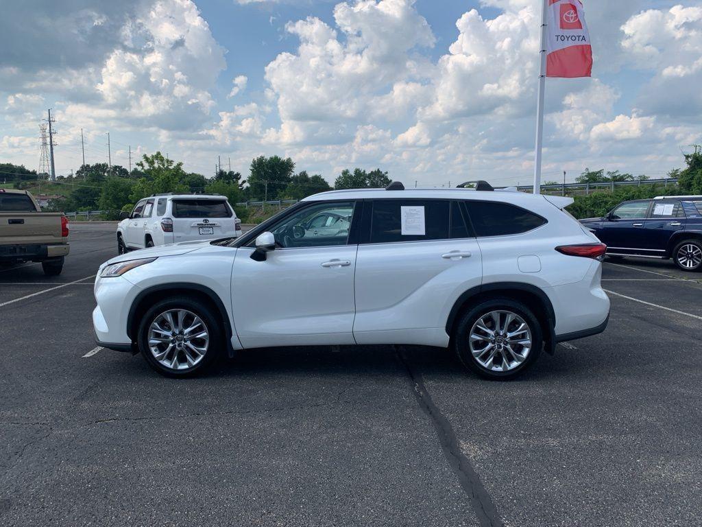 used 2022 Toyota Highlander car, priced at $31,475
