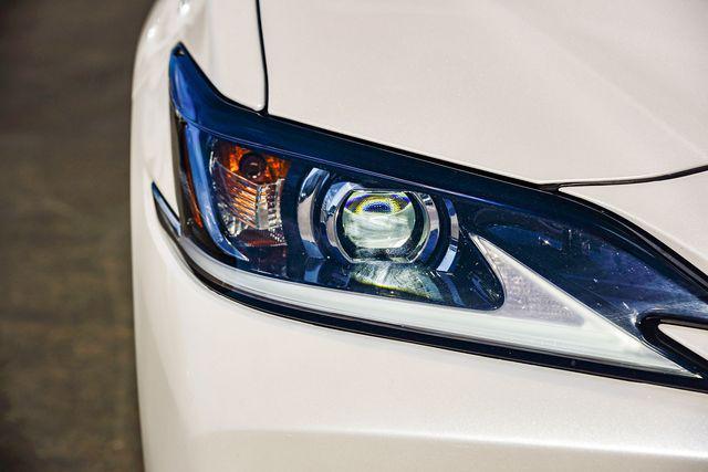 used 2025 Lexus ES 300h car, priced at $44,995