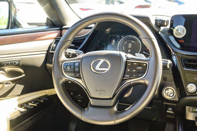 used 2025 Lexus ES 300h car, priced at $44,995