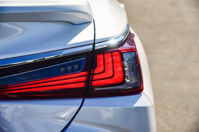 used 2025 Lexus ES 300h car, priced at $44,995