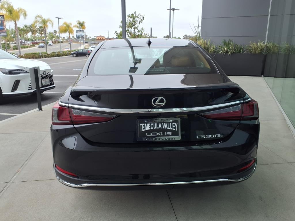 new 2025 Lexus ES 300h car, priced at $50,114