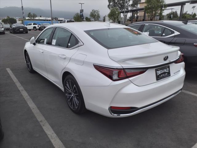 new 2025 Lexus ES 300h car, priced at $48,894