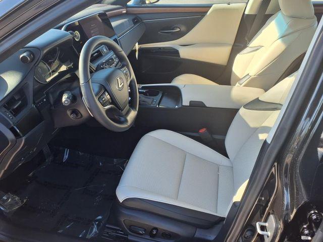 new 2025 Lexus ES 300h car, priced at $49,034