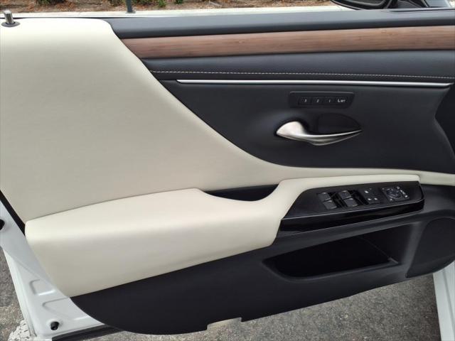 used 2024 Lexus ES 300h car, priced at $43,444