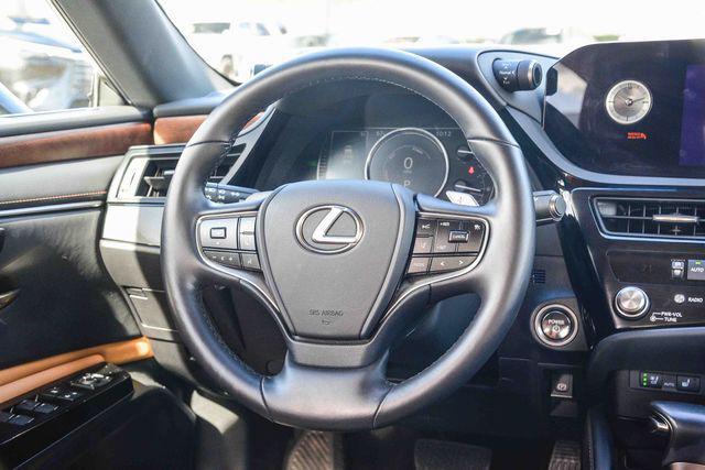 used 2025 Lexus ES 300h car, priced at $41,399