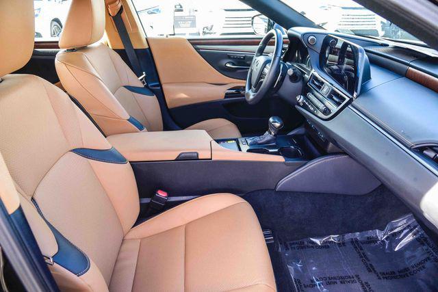used 2025 Lexus ES 300h car, priced at $41,399