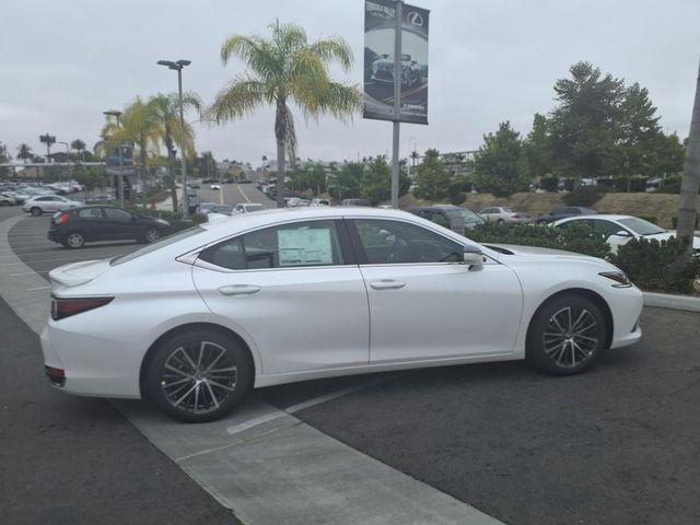 new 2025 Lexus ES 300h car, priced at $51,389