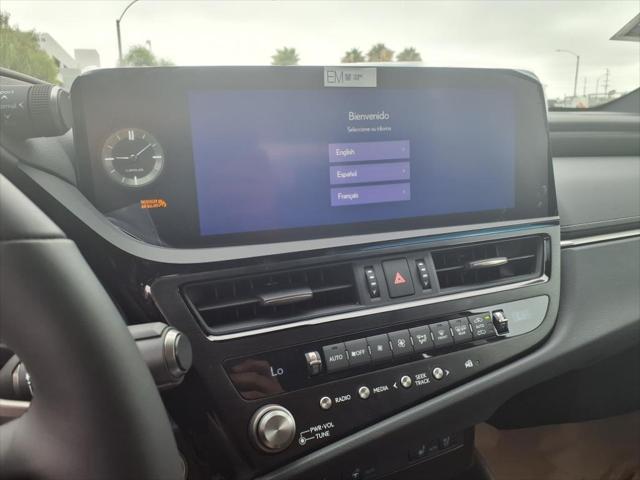 new 2025 Lexus ES 300h car, priced at $51,389