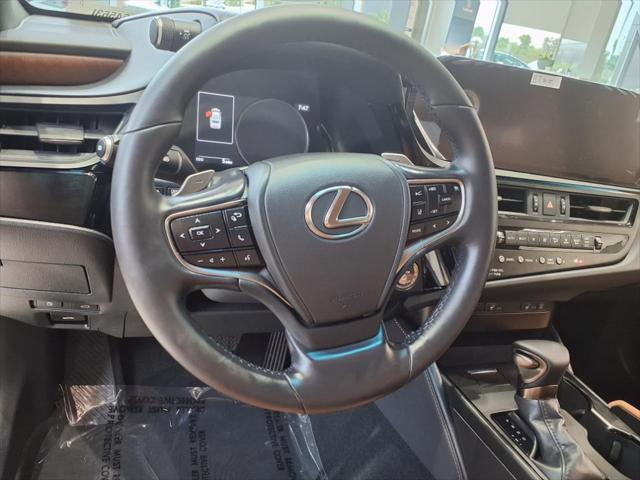 new 2025 Lexus ES 300h car, priced at $48,799