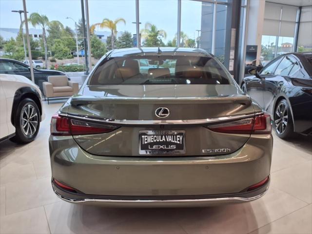 new 2025 Lexus ES 300h car, priced at $48,799