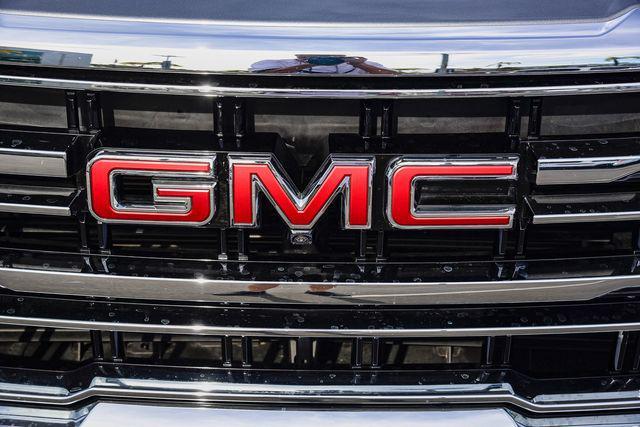 used 2022 GMC Yukon XL car, priced at $45,889