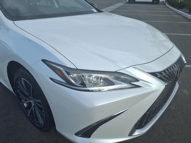 new 2025 Lexus ES 300h car, priced at $49,934