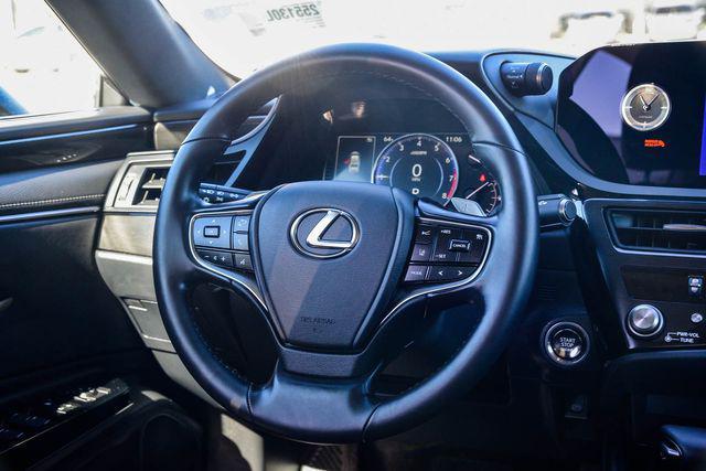 new 2025 Lexus ES 350 car, priced at $43,764