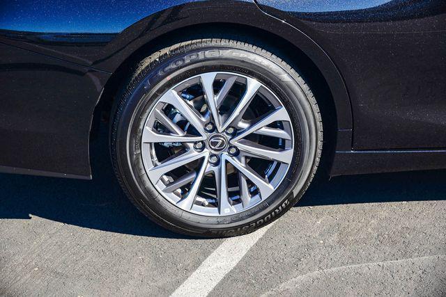 new 2025 Lexus ES 350 car, priced at $43,764