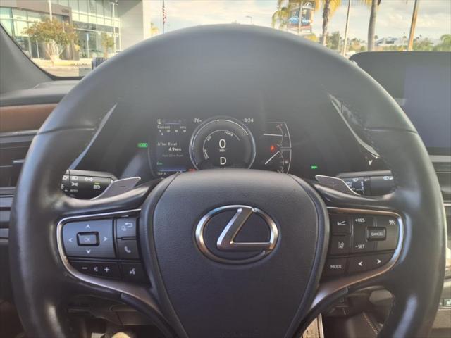 new 2025 Lexus ES 300h car, priced at $50,834