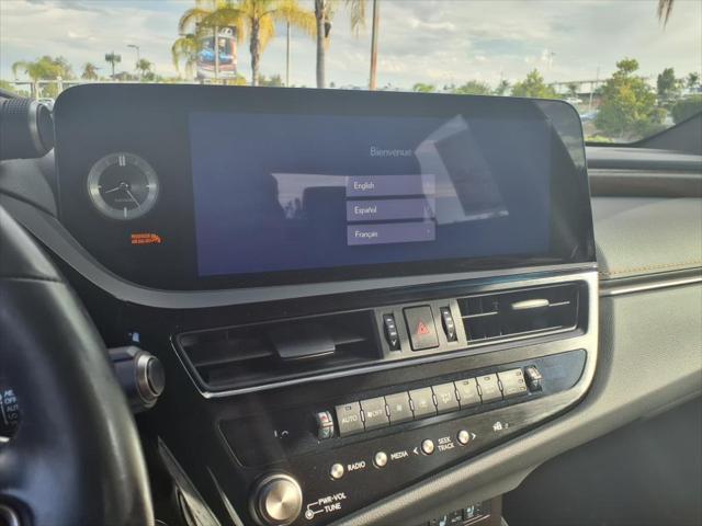 new 2025 Lexus ES 300h car, priced at $50,834