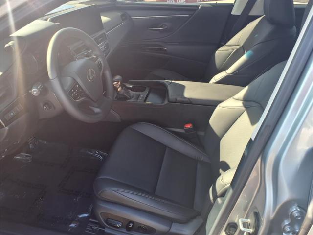 used 2025 Lexus ES 300h car, priced at $47,877