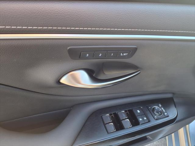 used 2025 Lexus ES 300h car, priced at $47,877