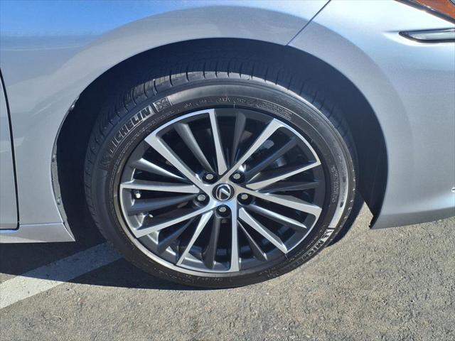 used 2025 Lexus ES 300h car, priced at $47,877