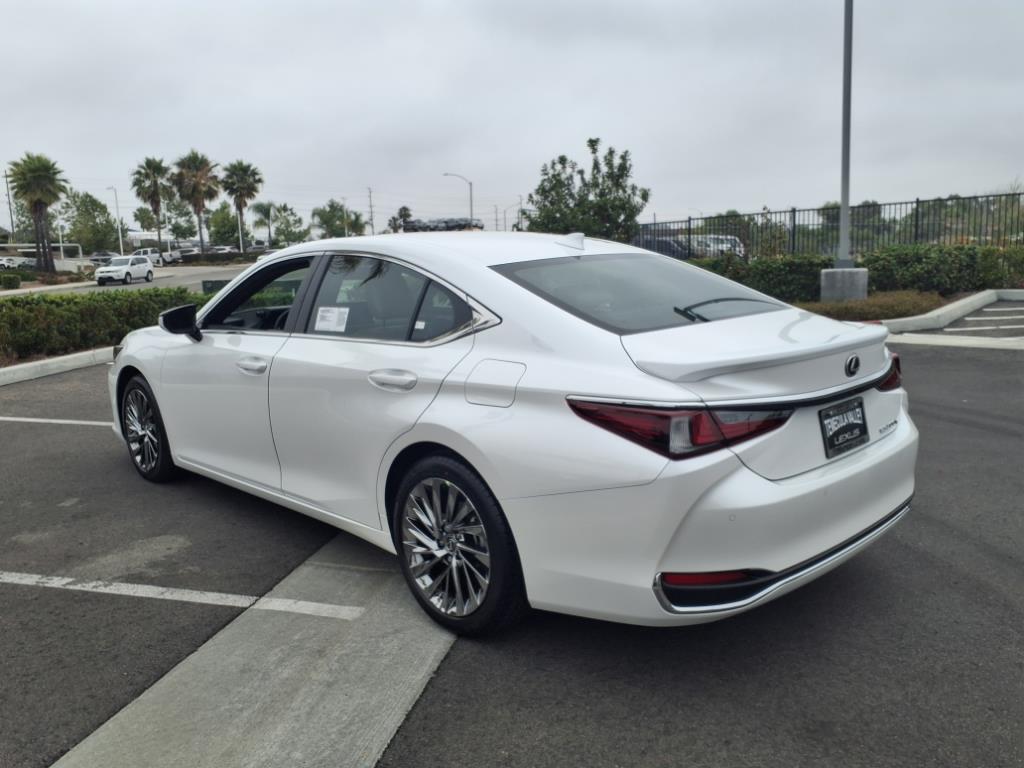 new 2025 Lexus ES 300h car, priced at $57,414
